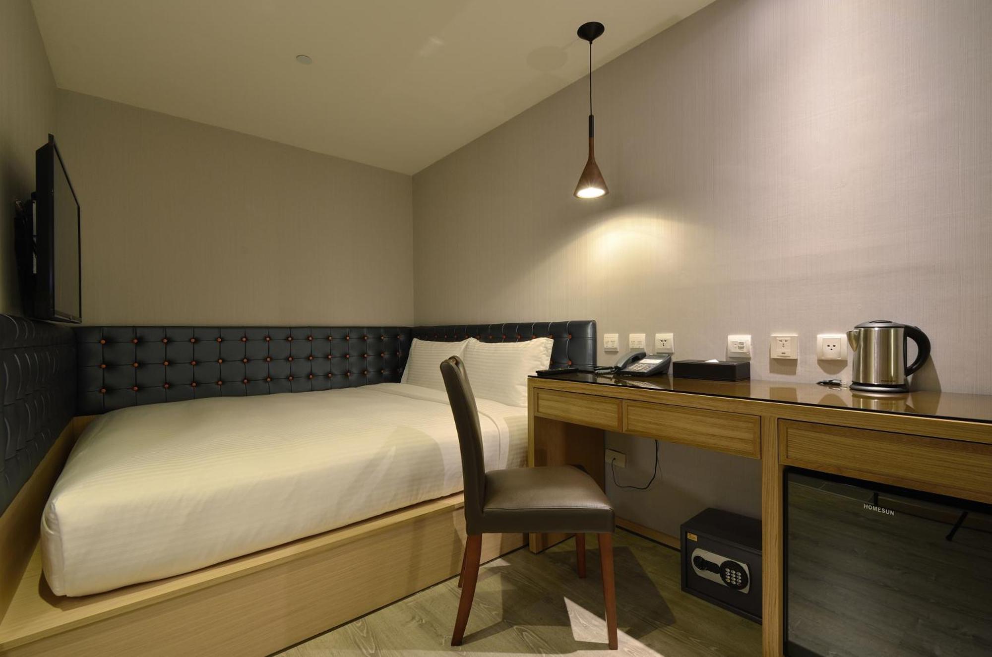 Stay Hotel - Taichung Yizhong Zewnętrze zdjęcie