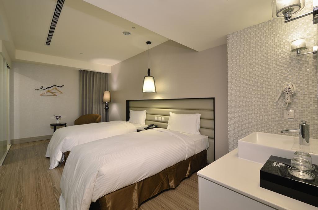 Stay Hotel - Taichung Yizhong Zewnętrze zdjęcie