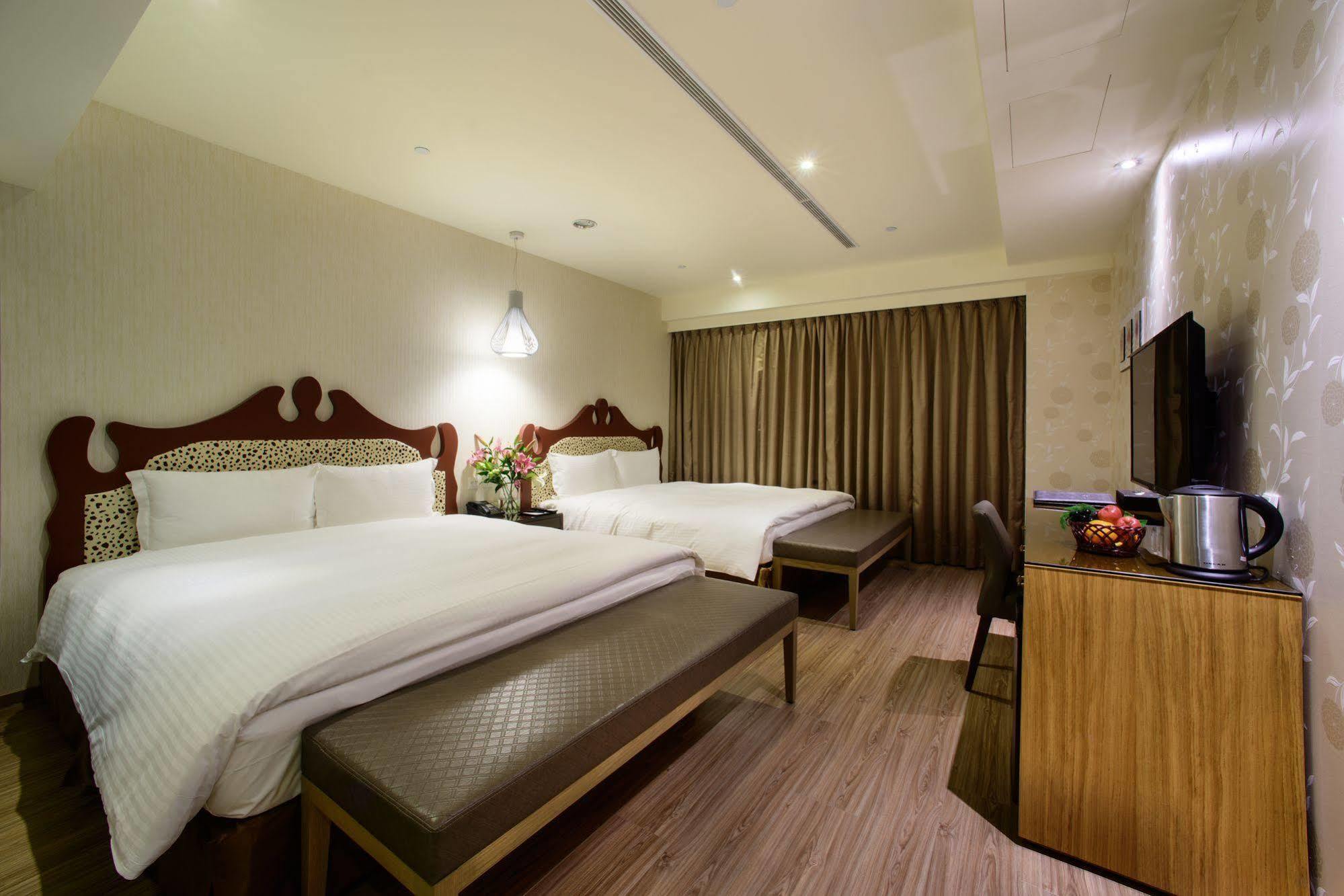Stay Hotel - Taichung Yizhong Zewnętrze zdjęcie