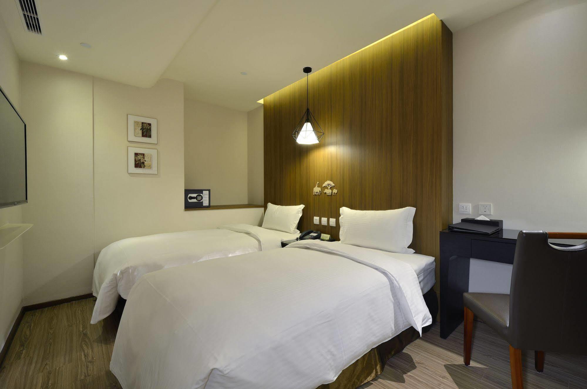Stay Hotel - Taichung Yizhong Zewnętrze zdjęcie